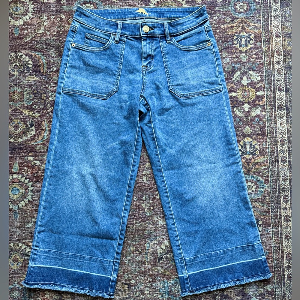 Tommy Bahama Cropped Capri Jean Womens
